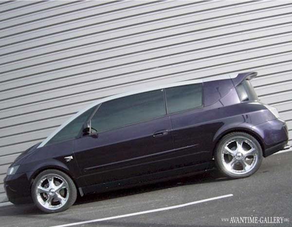 Le kit MTK: Bas de caisse, aileron, double pot D/G. (Par contre, j'ai pas vu Mr Spock)