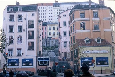 Fresque canut 1987.jpg (151.19 Kio) Consulté 13767 fois canut 1987