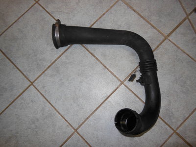 DSCN3222.JPG (3.31 Mio) Consulté 6514 fois la durite entre échangeur et vanne EGR