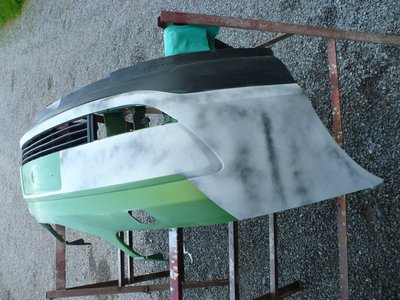 avtprepa2.jpg (670.62 Kio) Consulté 6045 fois Les boucliers étaient bien frottés. Les traces de bombe noire servent de marqueur pour mesurer la qualité du ponçage.