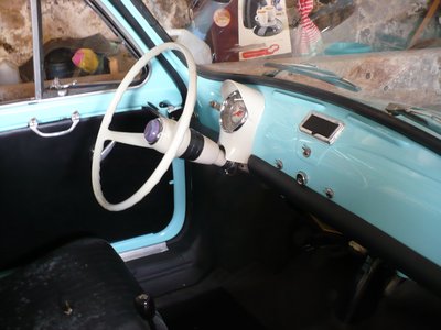 P1060930.JPG (385.15 Kio) Consulté 5921 fois Habitacle design dépouillé comme nos vaisseaux!