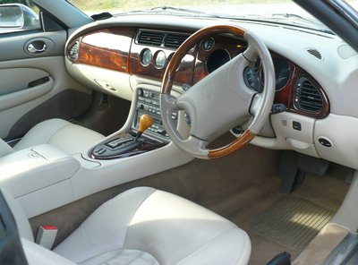 jag2.jpg (829.19 Kio) Consulté 9458 fois Cuirs nickel et ronce de noyer, j'adore!