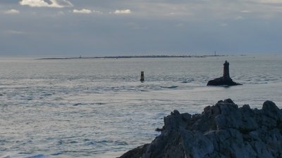 Pointe du Raz et île de Sein au fond