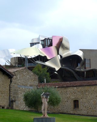 Frank Gehry, celui de la fondation Vuiton à Paris