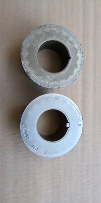 IMG_20190220_134127.jpg (2.37 Mio) Consulté 8763 fois pignon de vilebrequin d'origine et de remplacement