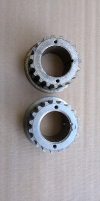 IMG_20190220_134136.jpg (2.65 Mio) Consulté 8763 fois pignon de vilebrequin d'origine et de remplacement