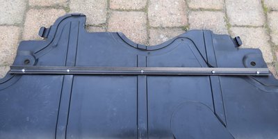 IMG_20190219_090747.jpg (2.57 Mio) Consulté 8763 fois Cornière de 15x15 en acier ou alu peint en noir et riveté