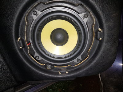 20181114_171855.jpg (5.3 Mio) Consulté 4448 fois Montage en portière