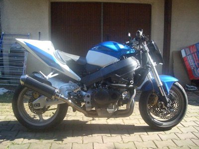 L'actuelle CBR 954 RR