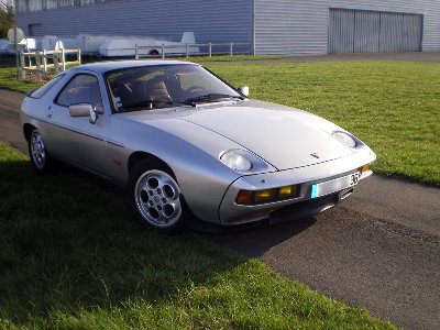 Porsche 928