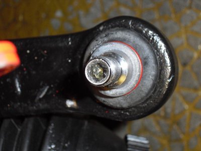 BVA - remplacement 1-2 trains (4).JPG (117.51 Kio) Consulté 6856 fois Idem pour la rotule inférieure du triangle : empreinte alêne femelle... (marque Delphi aussi)