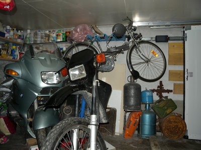 moto.jpg (569.89 Kio) Consulté 17885 fois BMW R1100RT et 125 DTRE